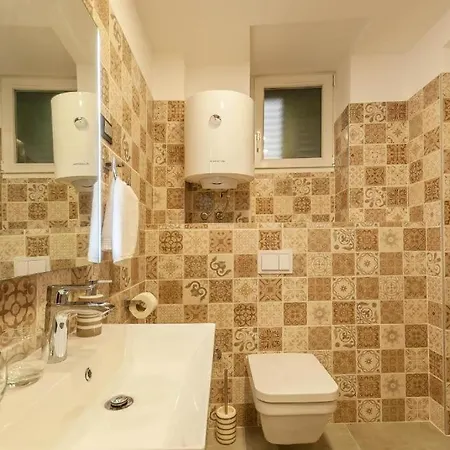 X Boutique Marinac & * Šibenik