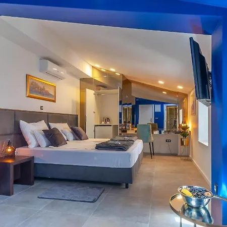 X Boutique Marinac & Apartment *