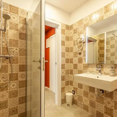 X Boutique Marinac &