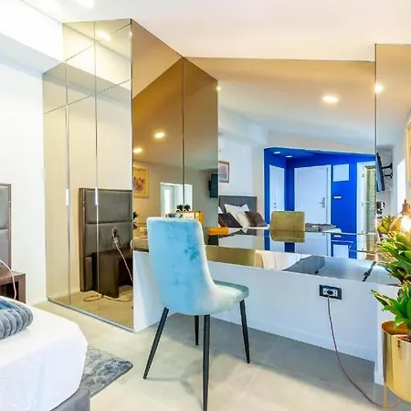 X Boutique Marinac & Διαμέρισμα Σίμπενικ