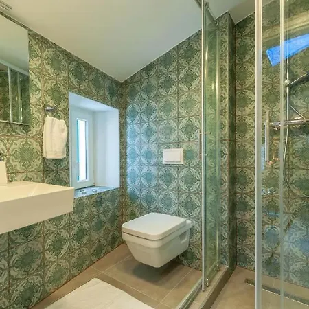 X Boutique Marinac & Apartment
