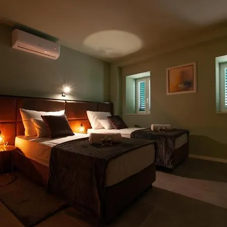 X Boutique Marinac & Apartamento *