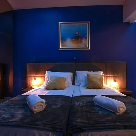 X Boutique Marinac & Apartman *