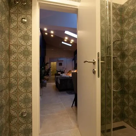 X Boutique Marinac & Σίμπενικ