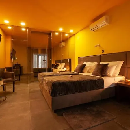 X Boutique Marinac & Apartment
