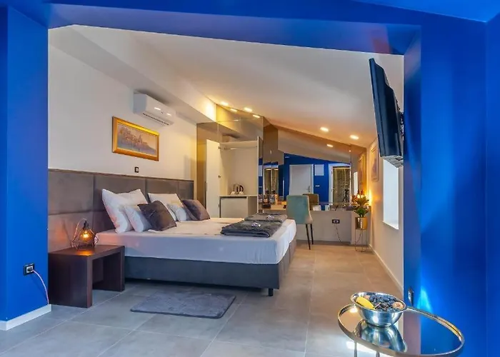 X Boutique Marinac & Apartman *