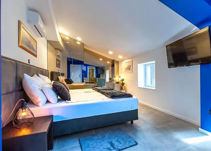 X Boutique Marinac & Apartman Sibenik