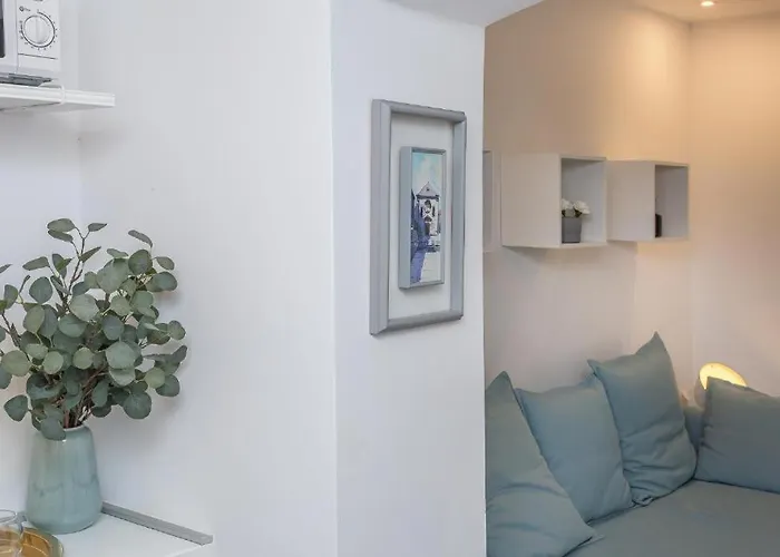 X Boutique Marinac &