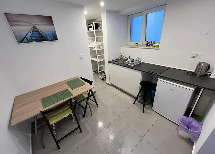 X Boutique Marinac & *